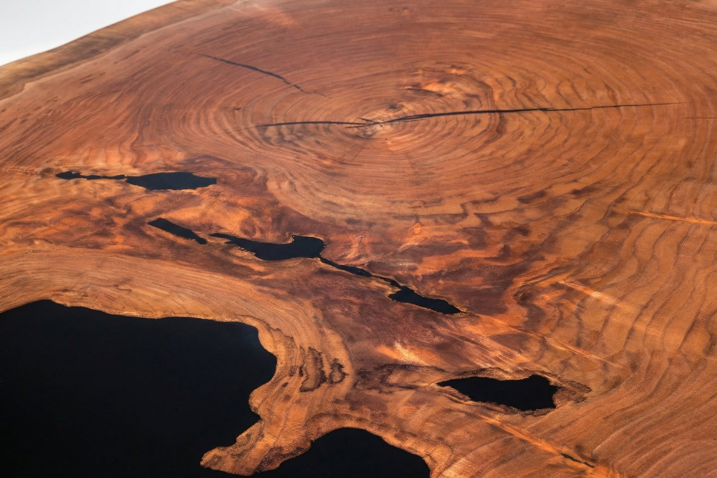 Round Walnut Epoxy Table – Live Edge Black Epoxy (California Walnut)